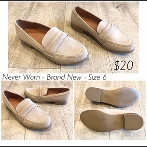 Women’s shoes